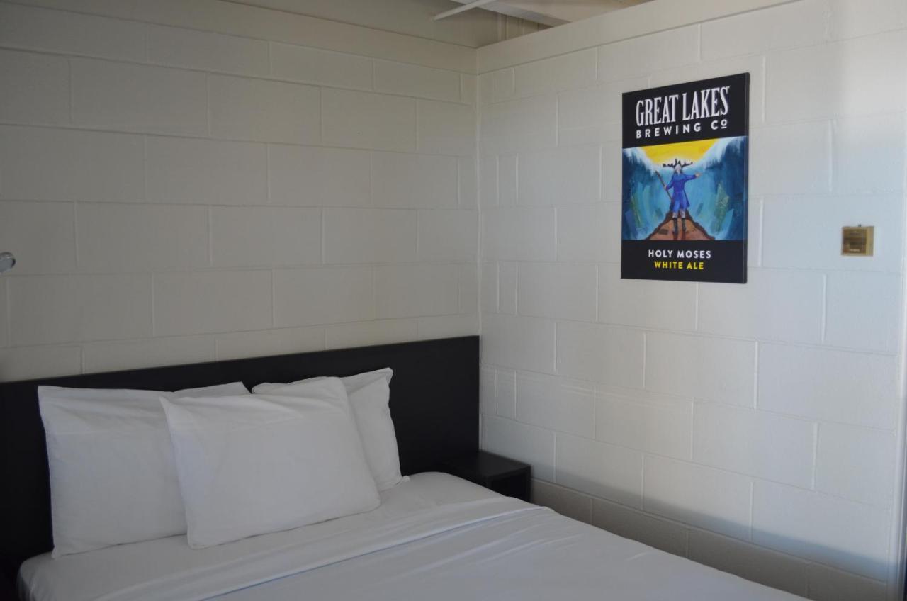 The Cedar Motel Sandusky Bagian luar foto