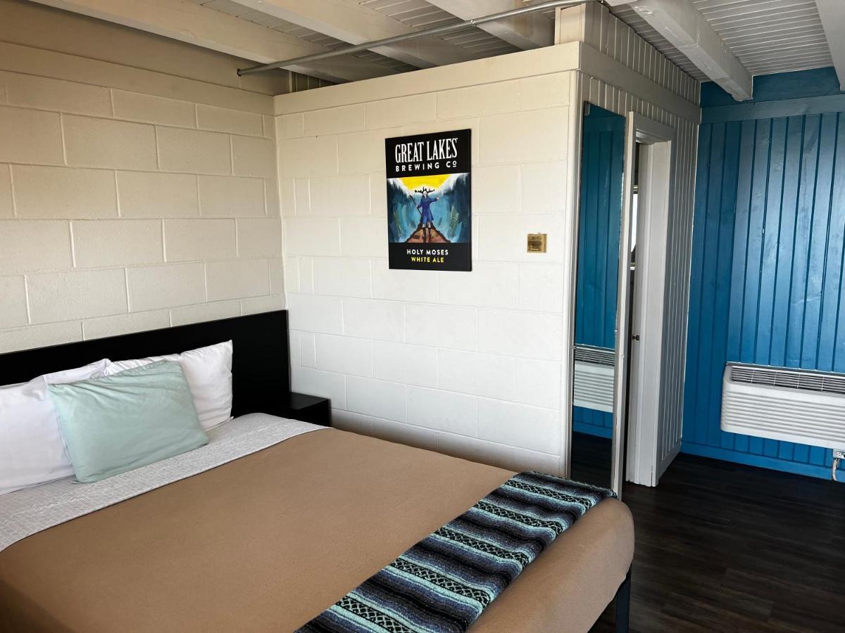 The Cedar Motel Sandusky Bagian luar foto